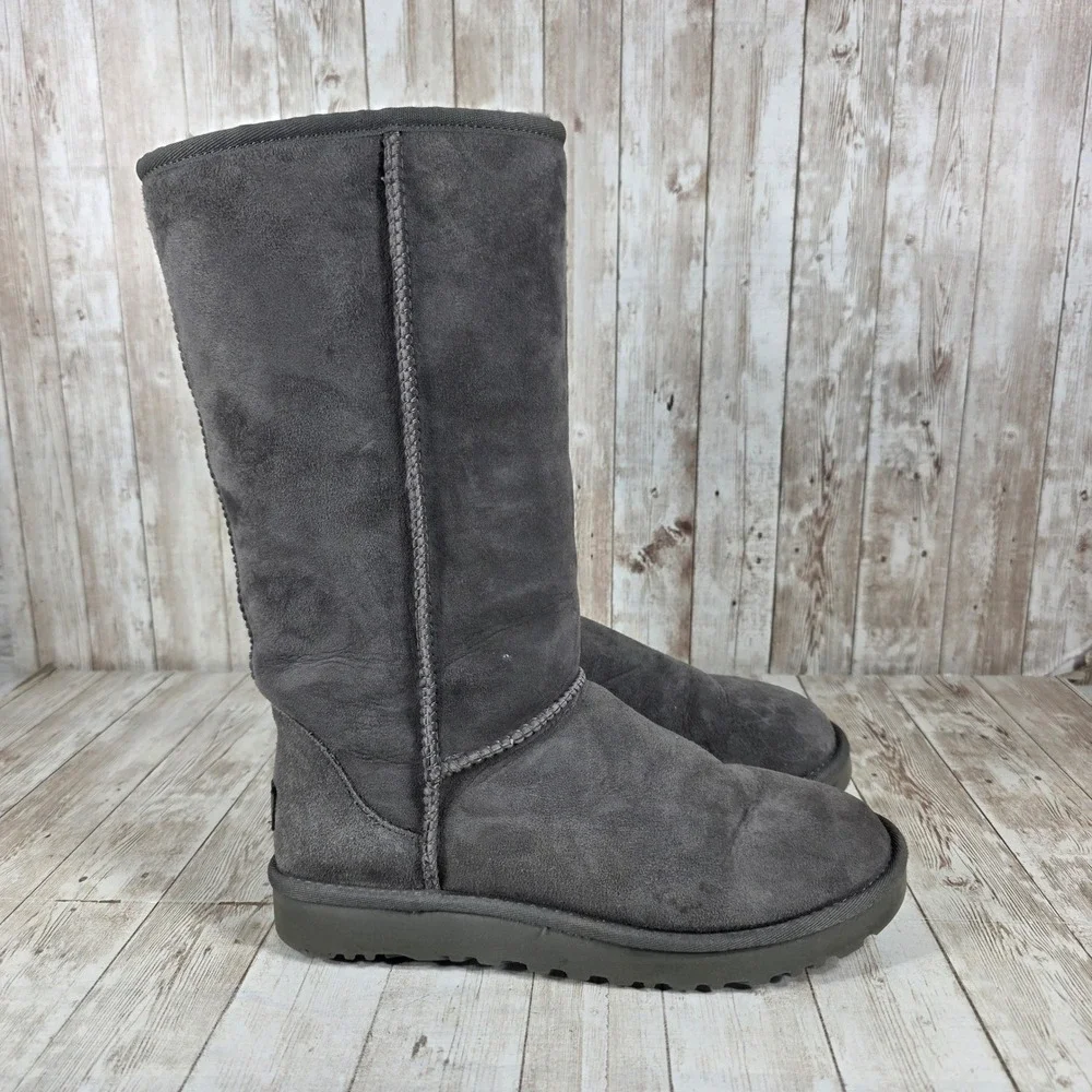 UGG Australia Classic Tall Boots Charcoal Suede‎ Sheepskin Lined Women US 7